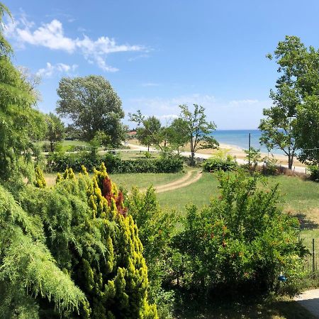 Sofia'S Pearl Beachfront Maisonette Nea Kallikrateia Exteriör bild
