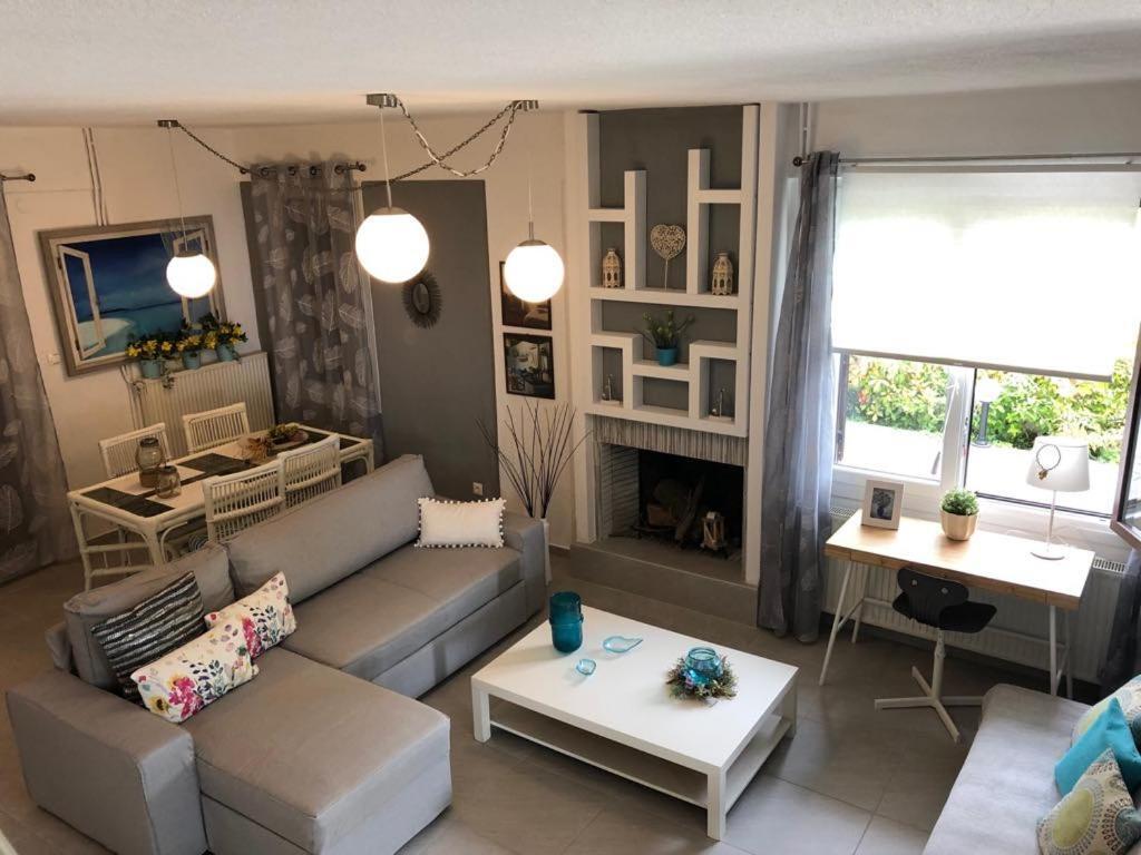 Sofia'S Pearl Beachfront Maisonette Nea Kallikrateia Exteriör bild